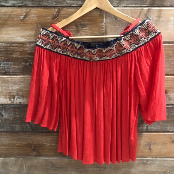 BCX cold shoulder adjustable straps embroidered. - Picture 2 of 9